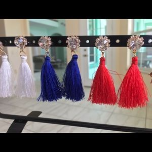 Fashionable hanging earrings.